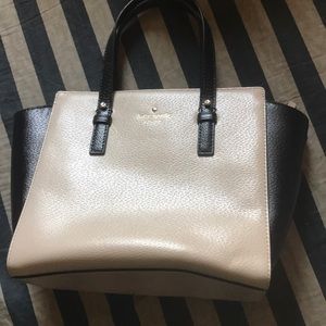Kate spade shoulder purse. New with tag